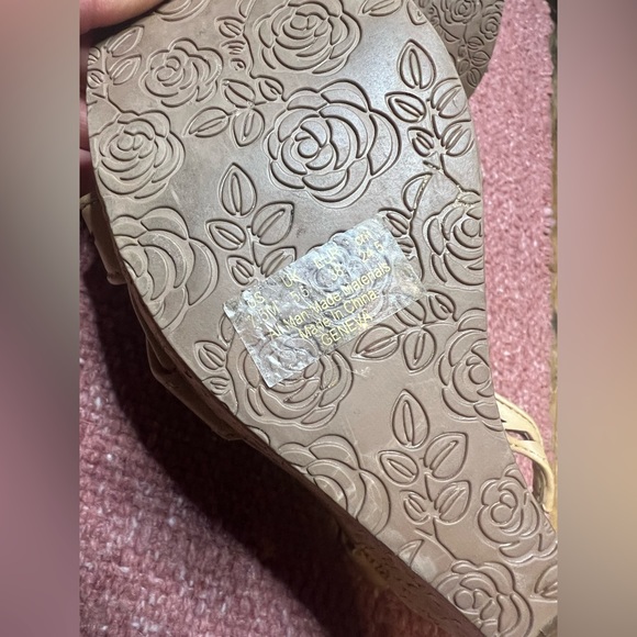 Carlos Santana Nude Cork Open-toe Wedges (7.5) - Picture 2 of 5